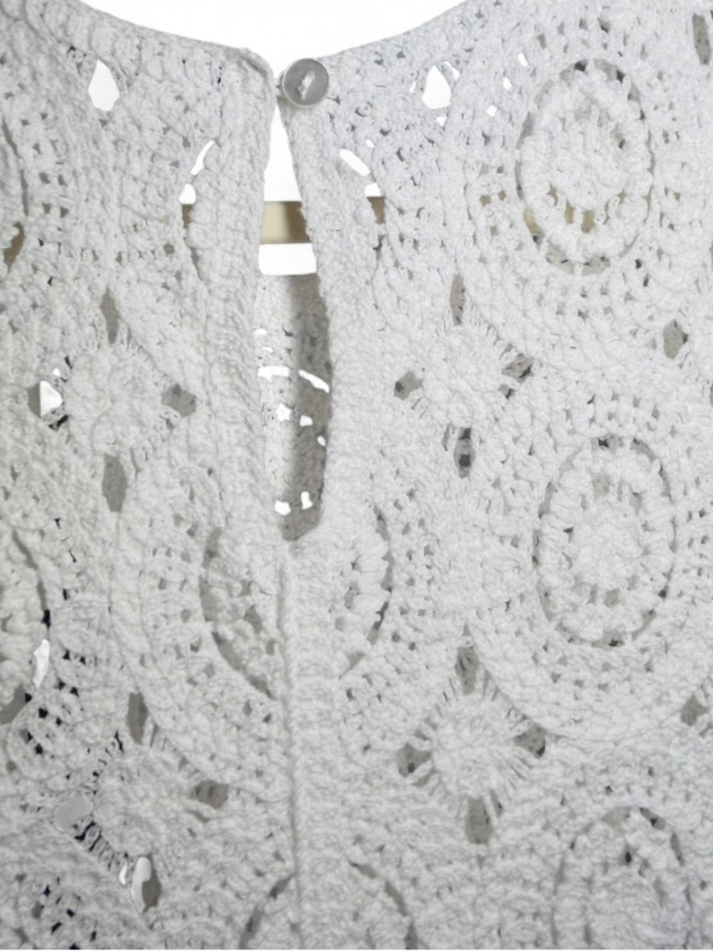 Tahari white crochet sleeveless blouse, intricate circular medallion patterns, L - Picture 6 of 8